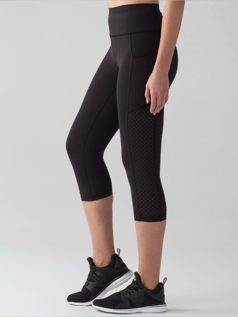 Lululemon Mind Over Miles Crop Leggings
Size 8